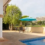 فيلة Anja موتيكْتْساميل